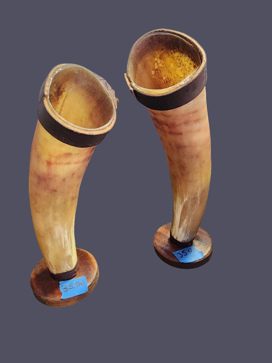 Drinking Horn (standing)
